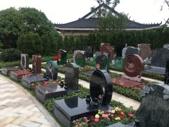 艺术墓碑：展现生命的故事，传达永恒的情感