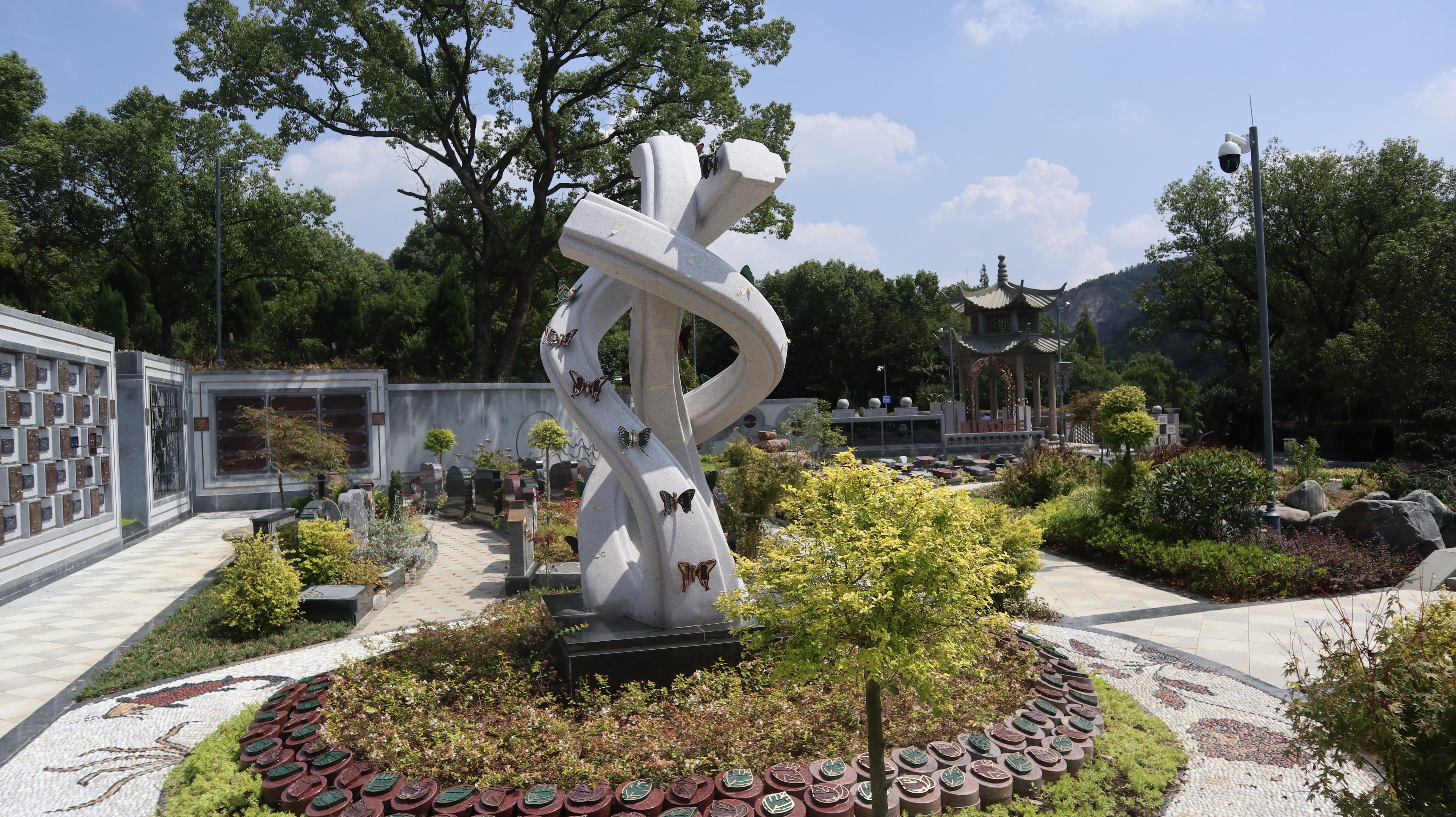 天富娱乐以”微改造”引领老旧墓园走向绿色生态未来